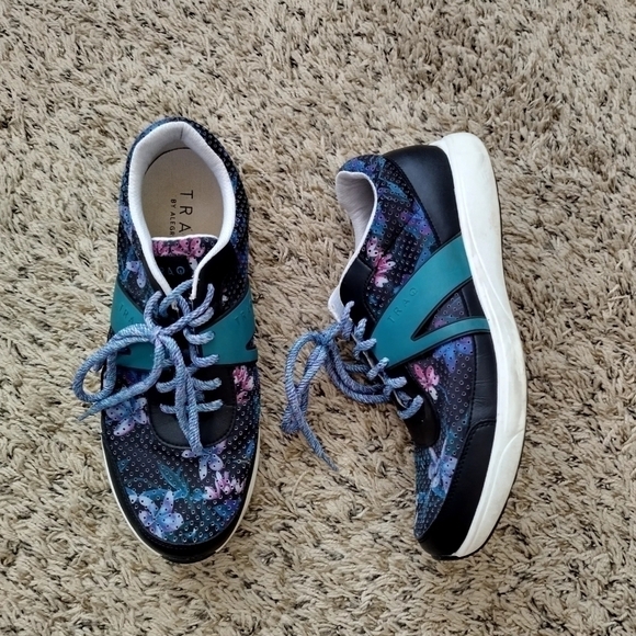 TRAQ by ALEGRIA QARMA DAYDREAM BELIEVER floral comfort athletic sneakers 12 - Picture 1 of 8